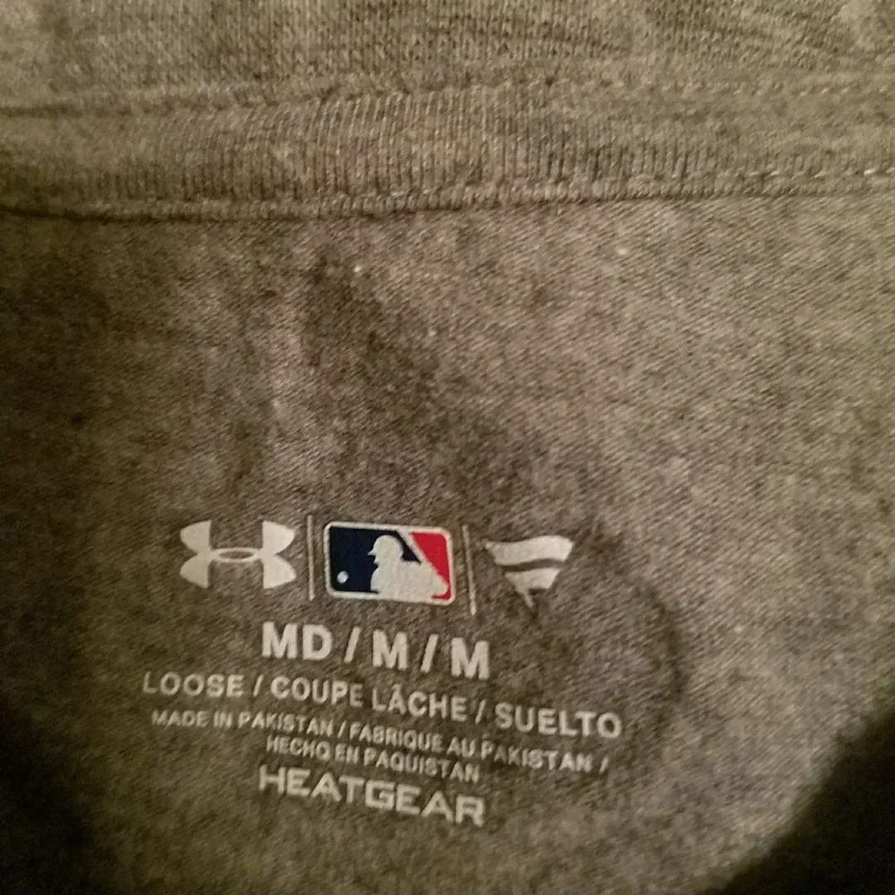 Under Armour size M baseball t-shirt - Picture 3 of 3